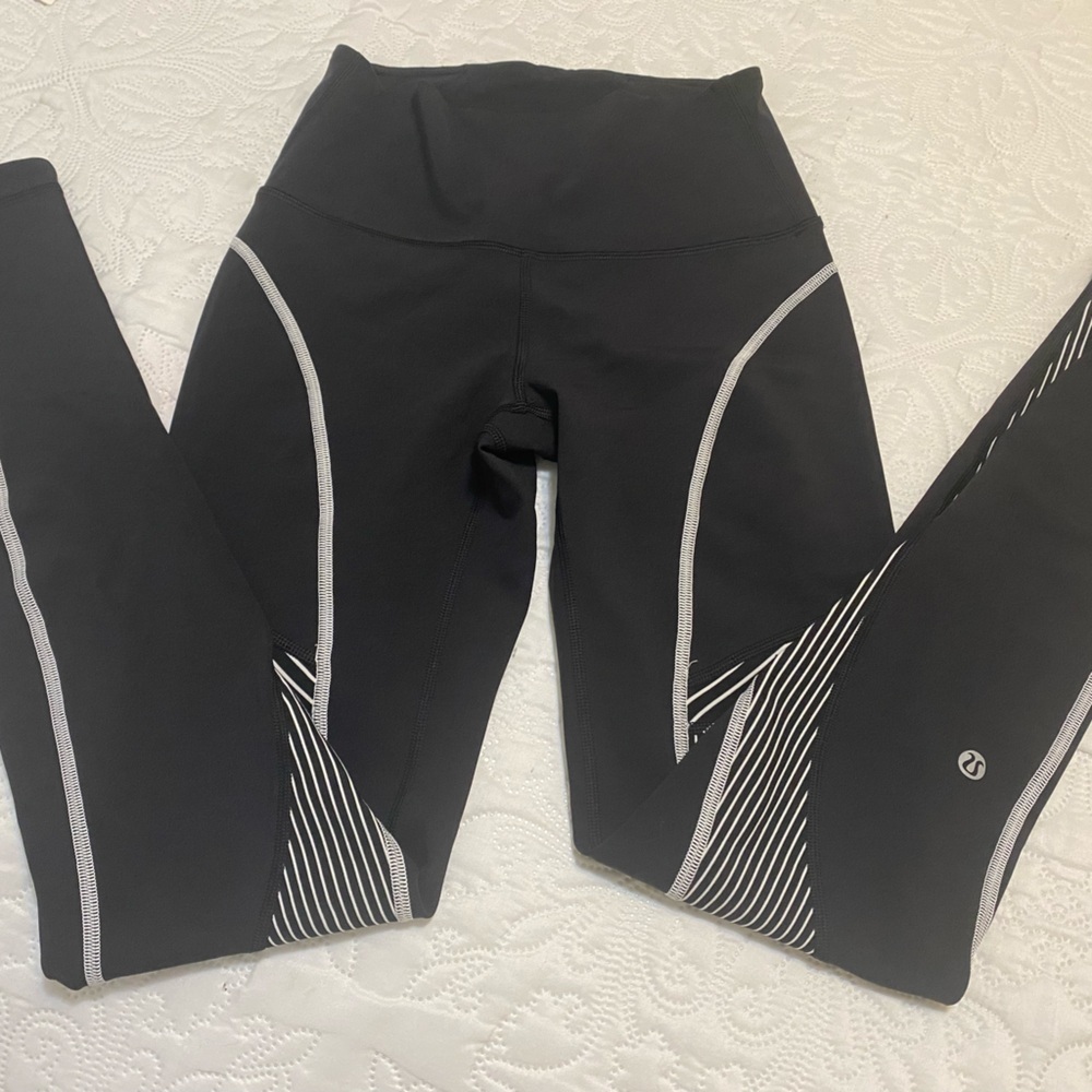 Lululemon Athletica Chanel Your Energy Tight Size 4 - Picture 4 of 7